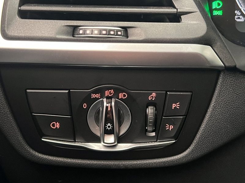 BMW iX3 bild 35