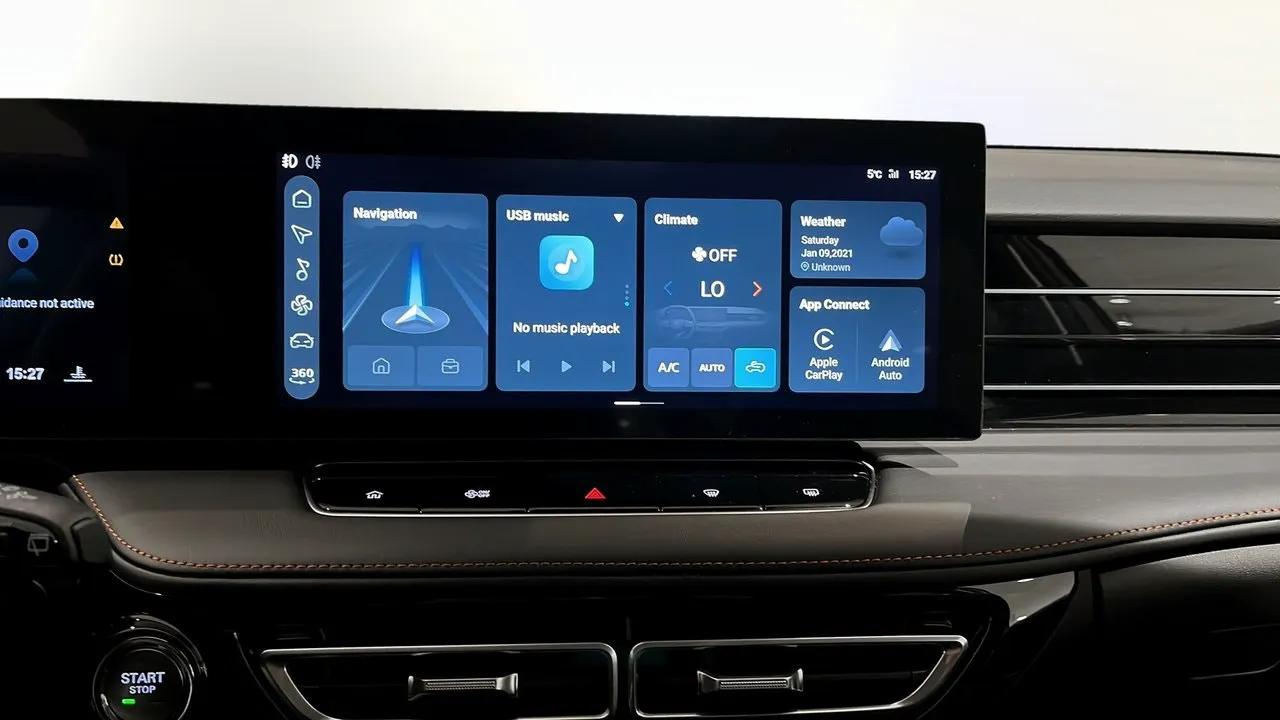 Vehicle image 11