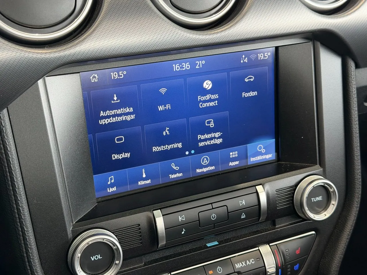 Vehicle image 20
