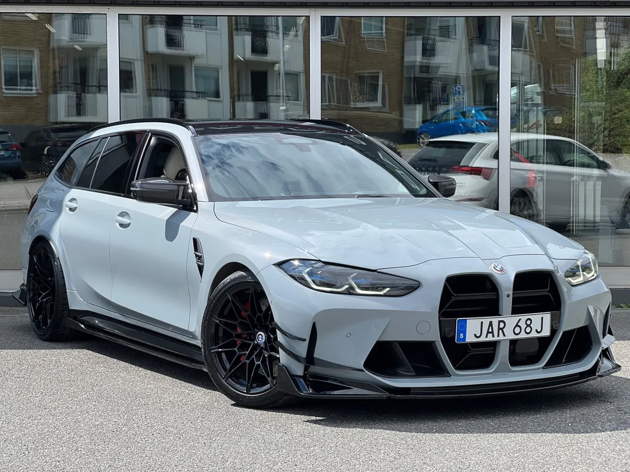 Vehicle image 2