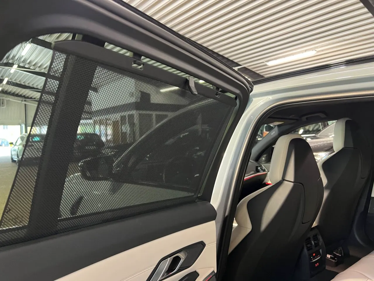Vehicle image 21