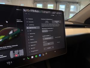 Tesla Model Y bild 15