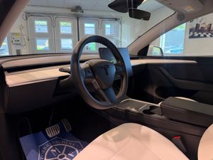 Tesla Model Y bild 7
