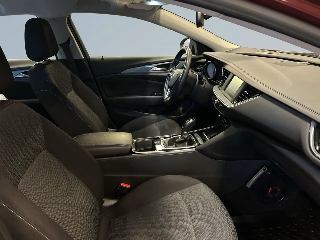 Vehicle image 9