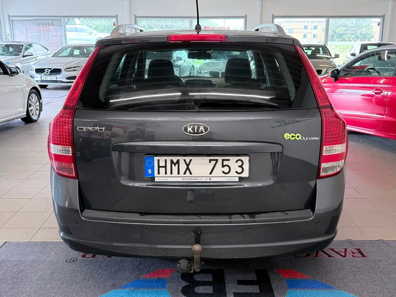 Vehicle image 15