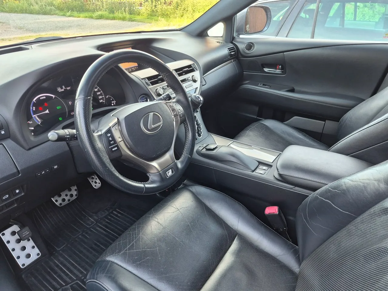 Vehicle image 6
