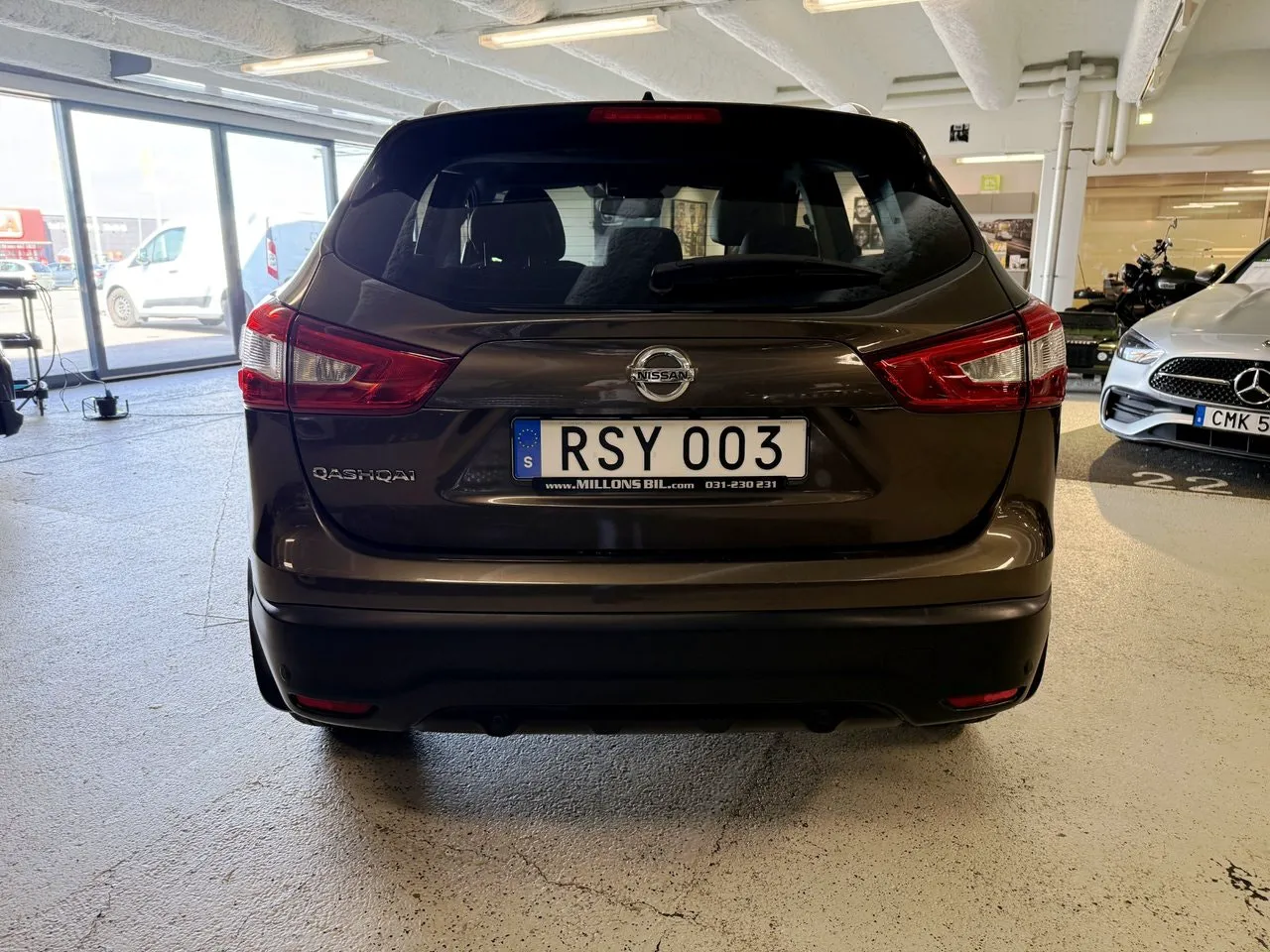 Vehicle image 7