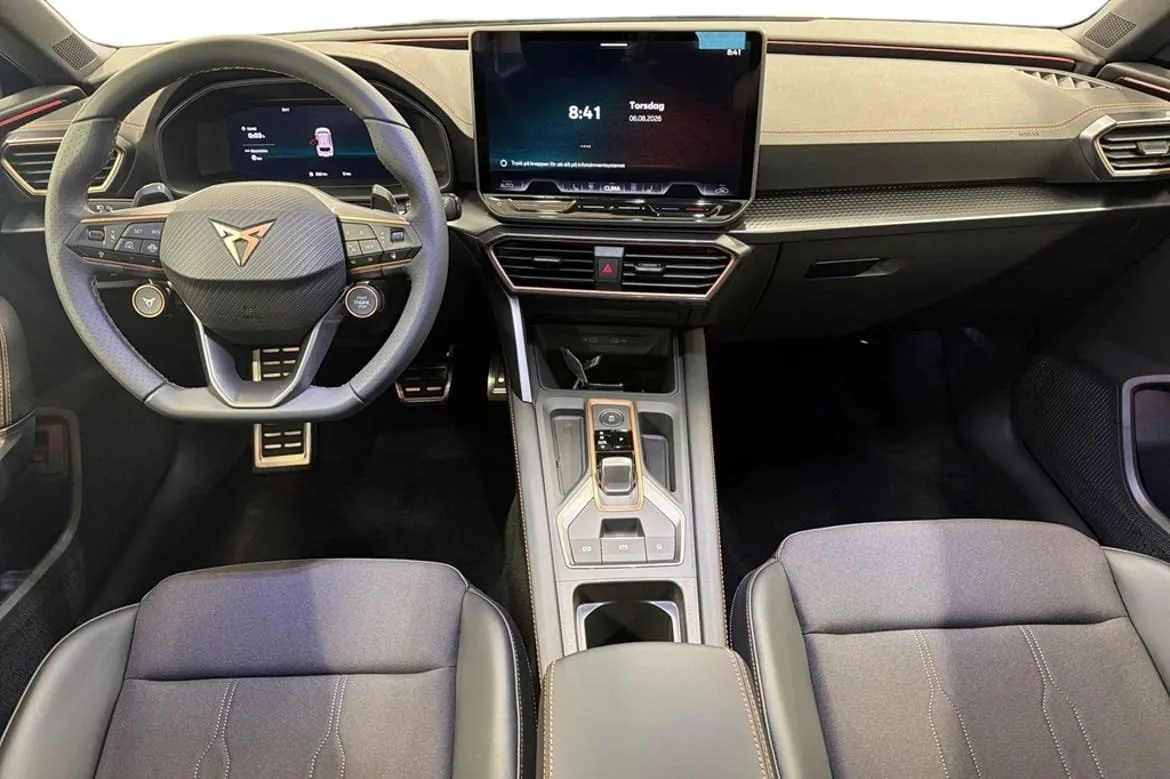 Vehicle image 6