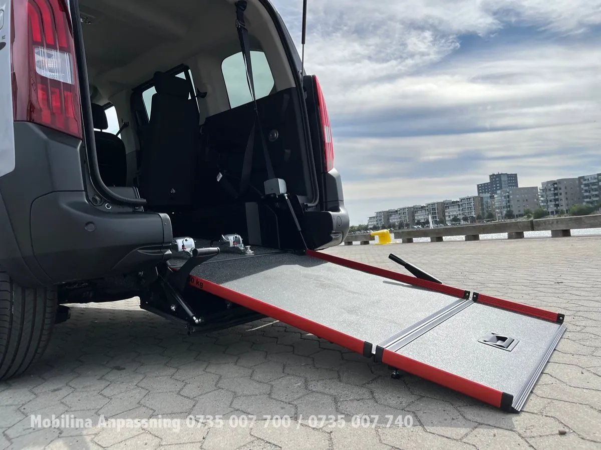 Vehicle image 22