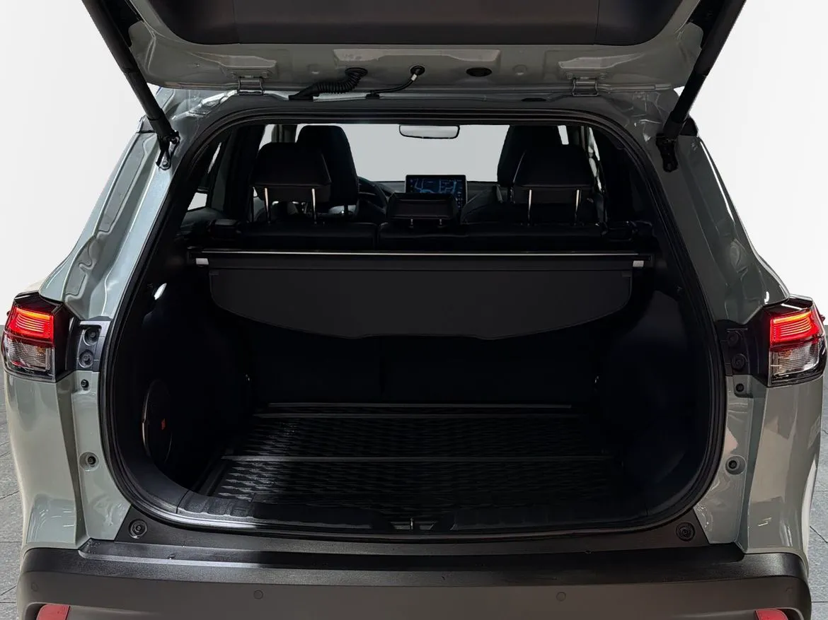 Vehicle image 9