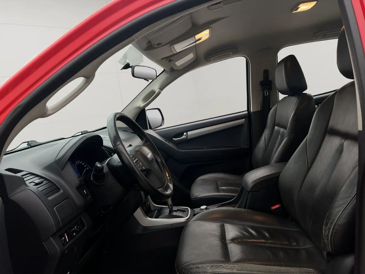 Vehicle image 14