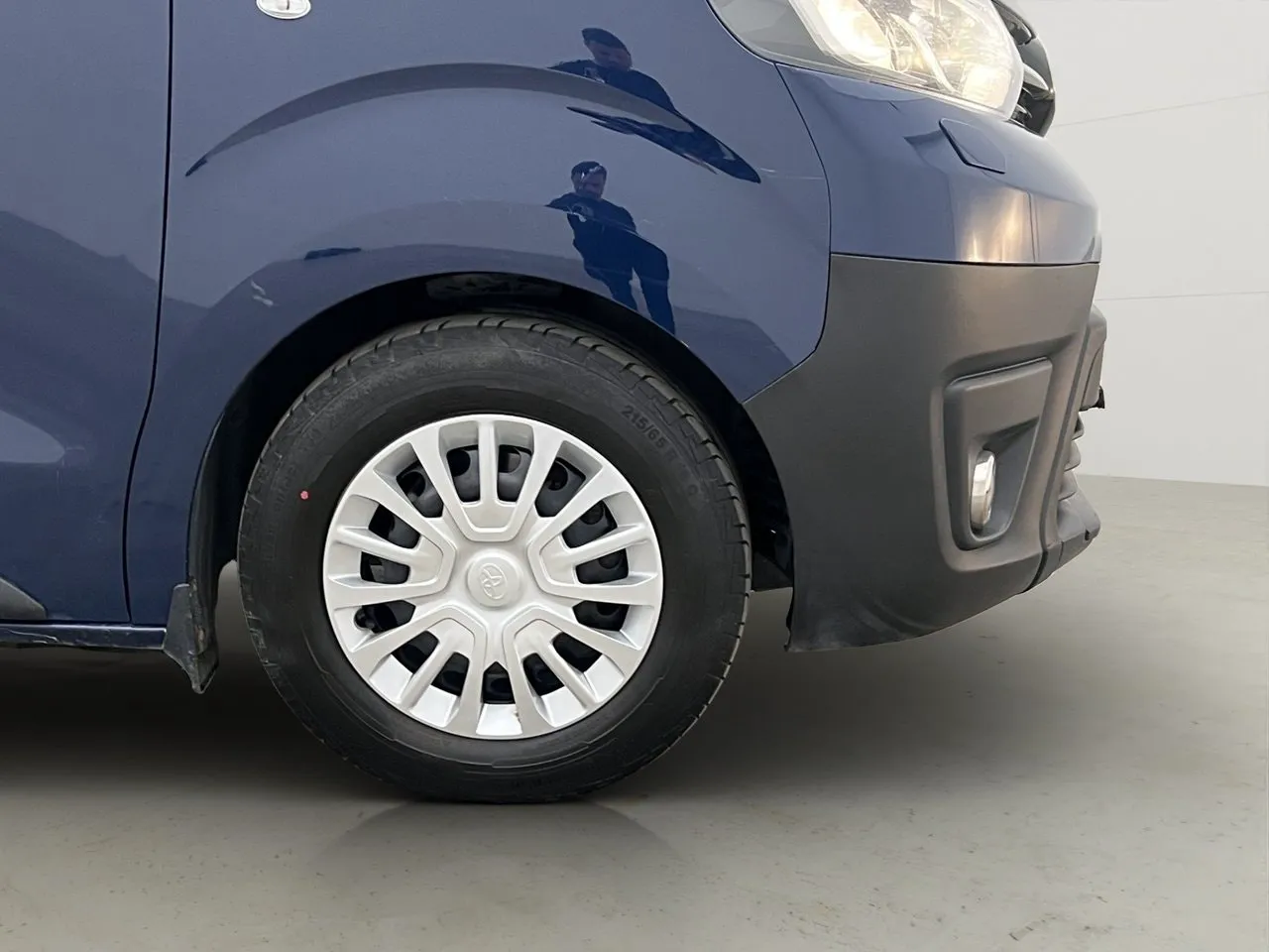 Vehicle image 31