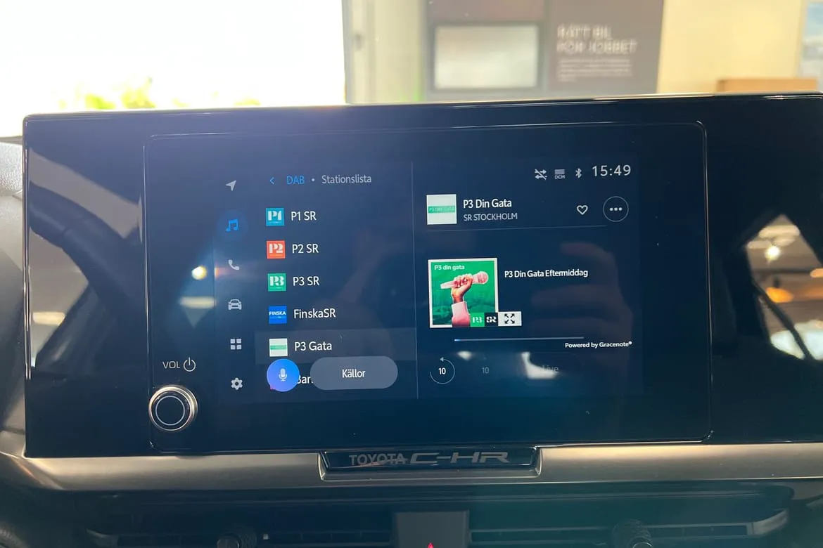 Vehicle image 14