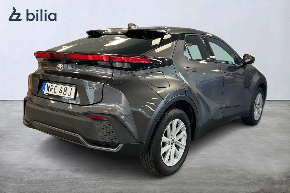 Vehicle image 18