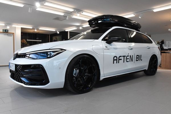 Volkswagen Passat eHybrid 272hk R-Line **AFTÉN EDITION** - 2025