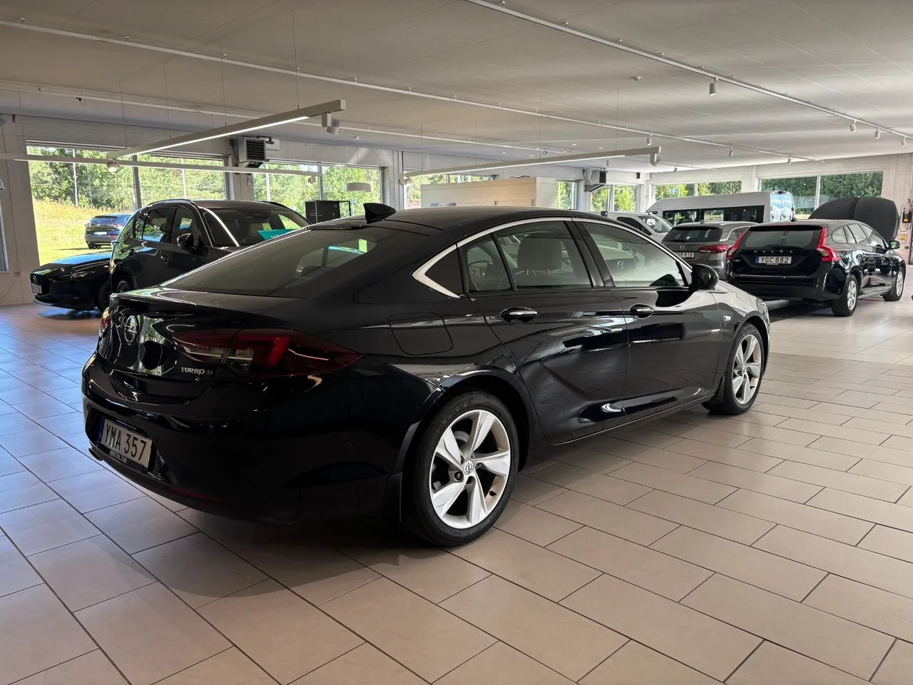 Vehicle image 4