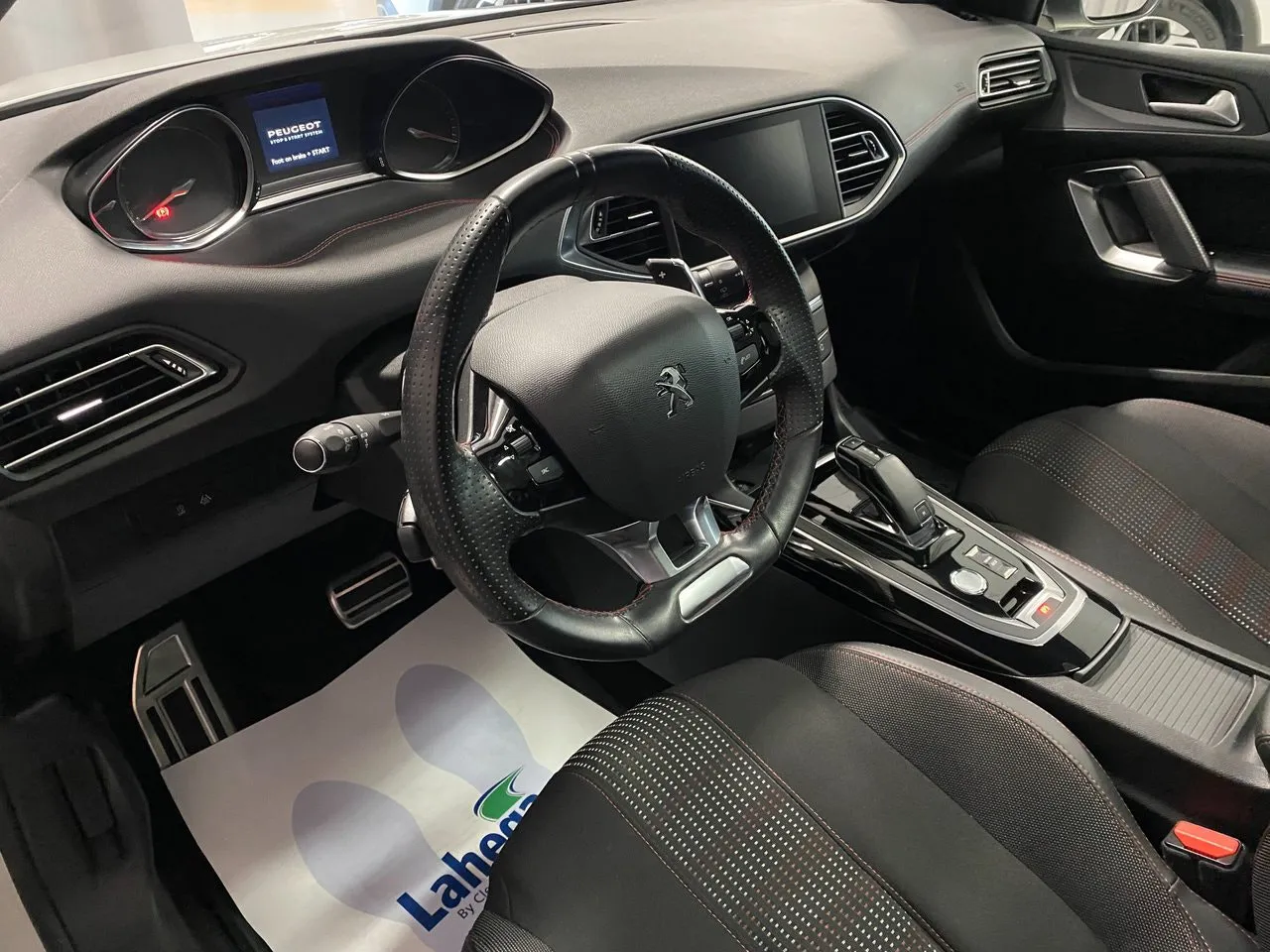 Vehicle image 14