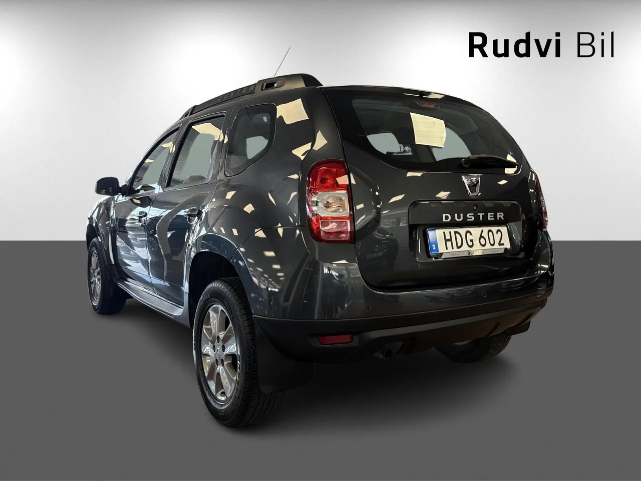 Vehicle image 5