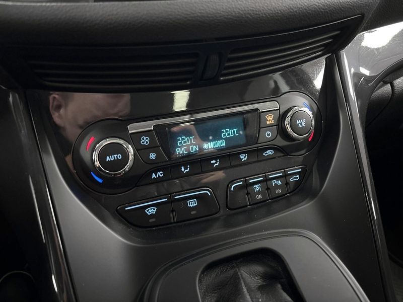 Ford Kuga bild 14