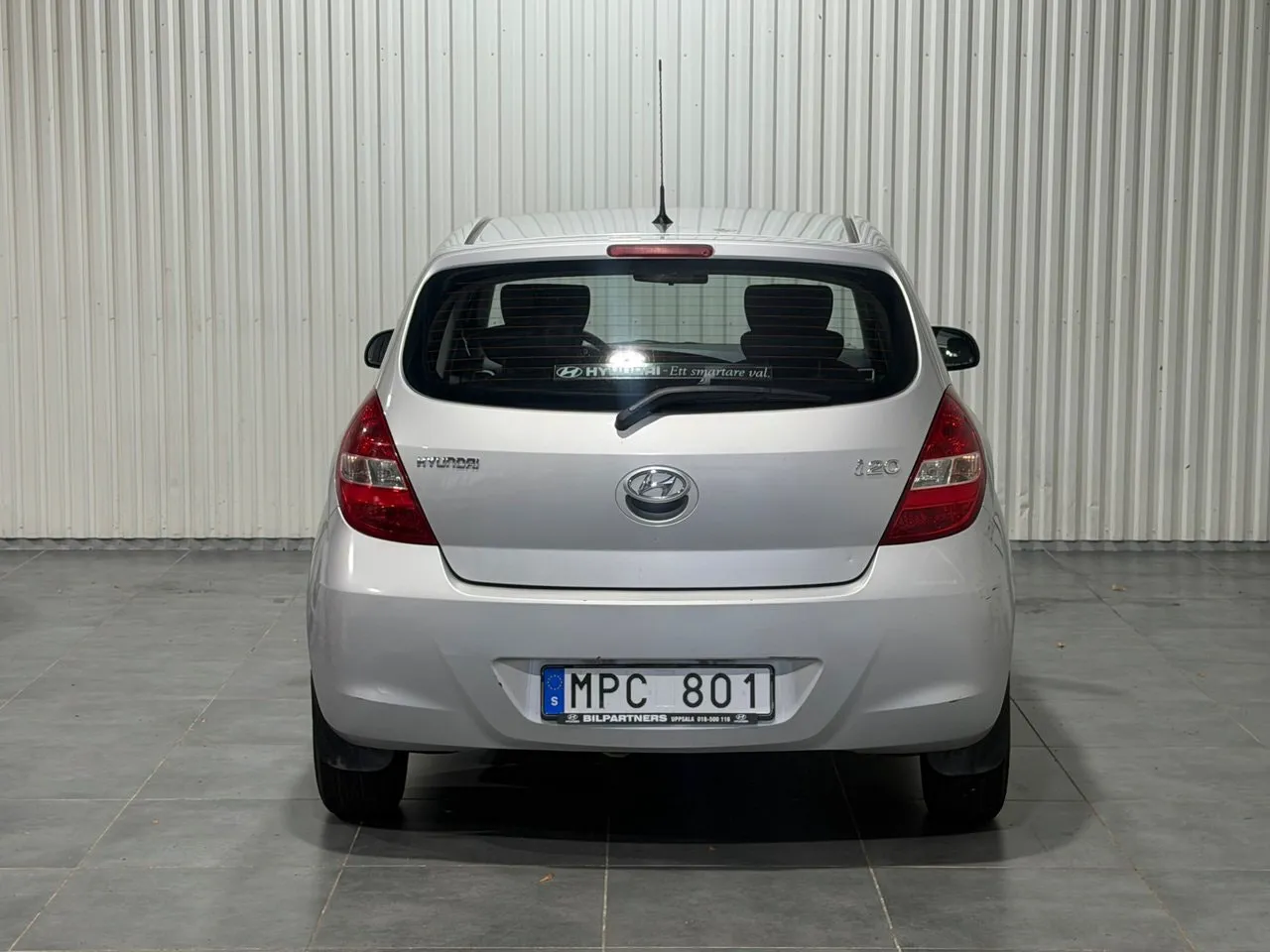 Vehicle image 7