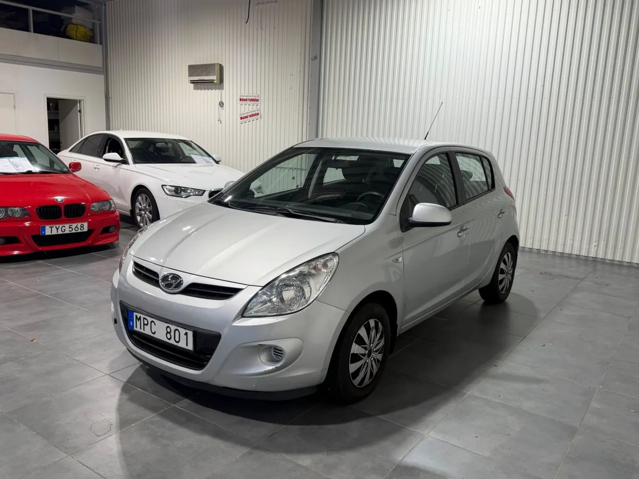 Vehicle image 3