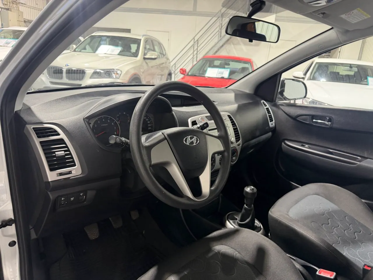 Vehicle image 12