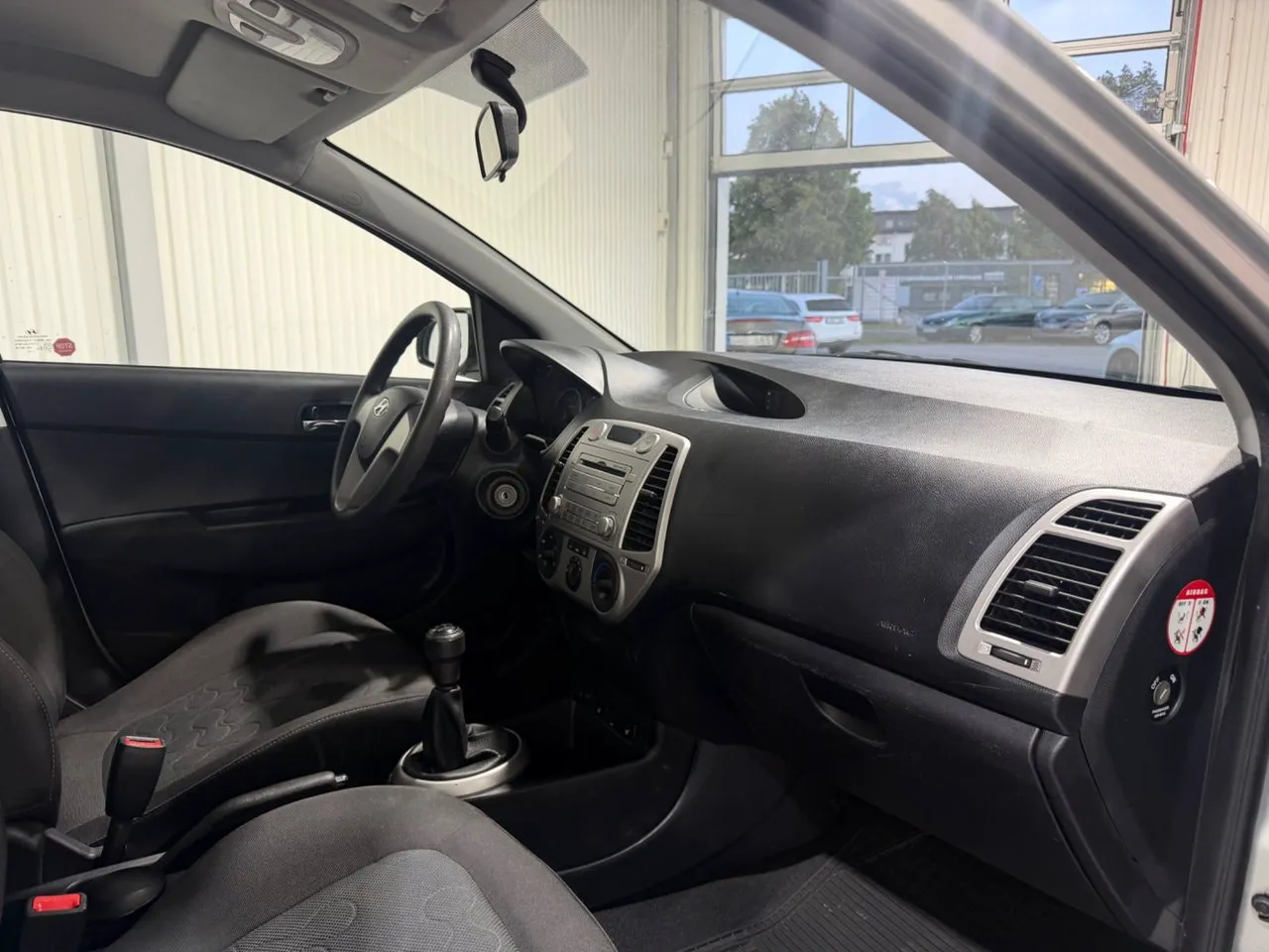 Vehicle image 9