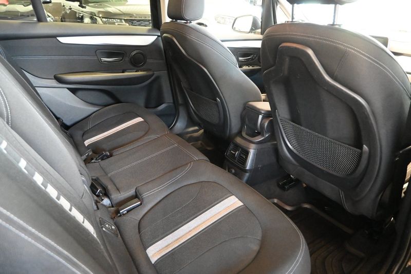 BMW 220 bild 13