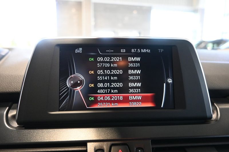 BMW 220 bild 24