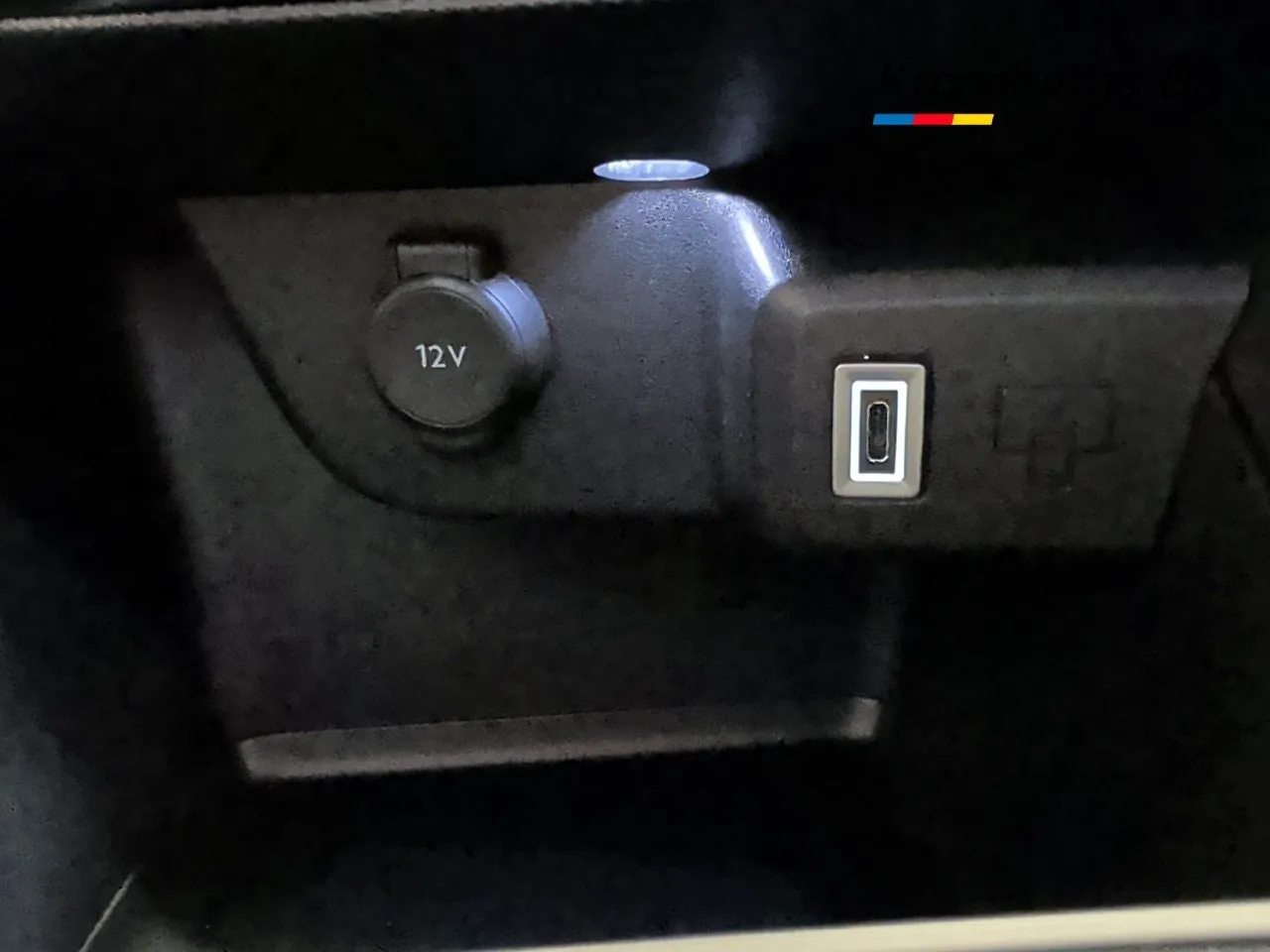 Vehicle image 18