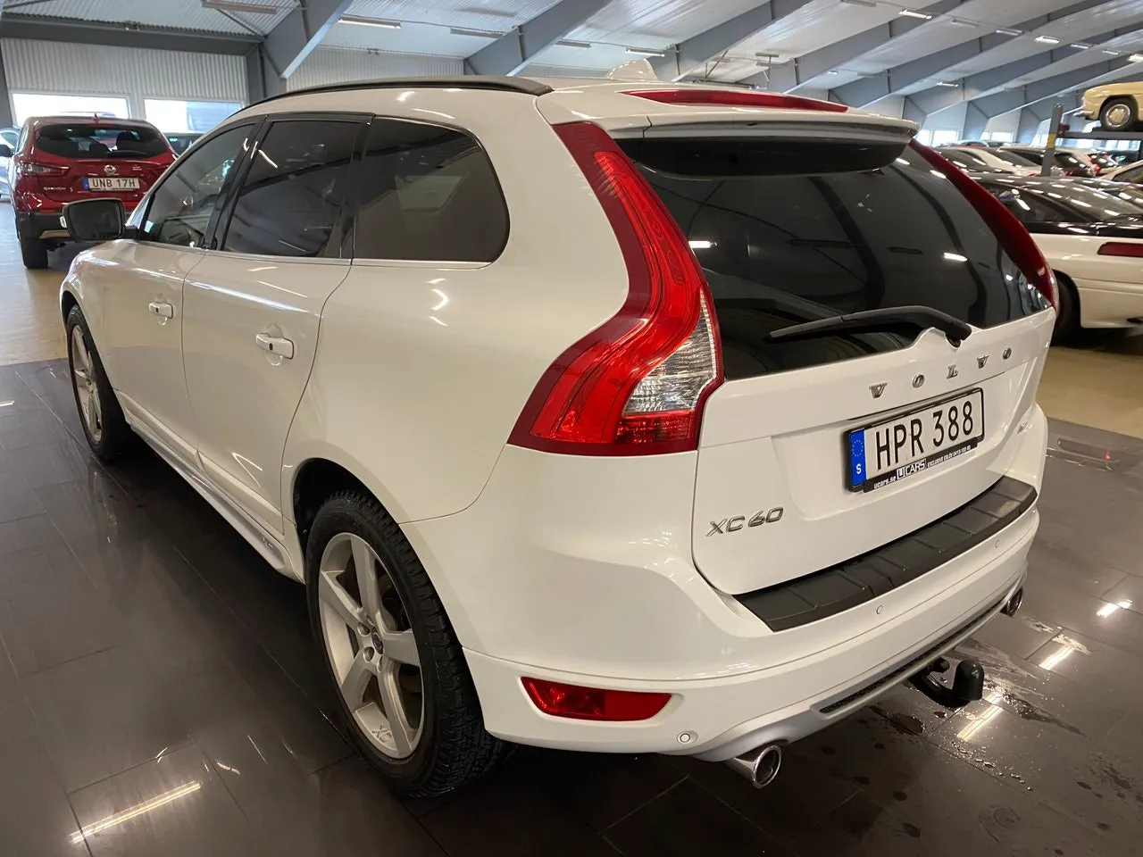 Vehicle image 6