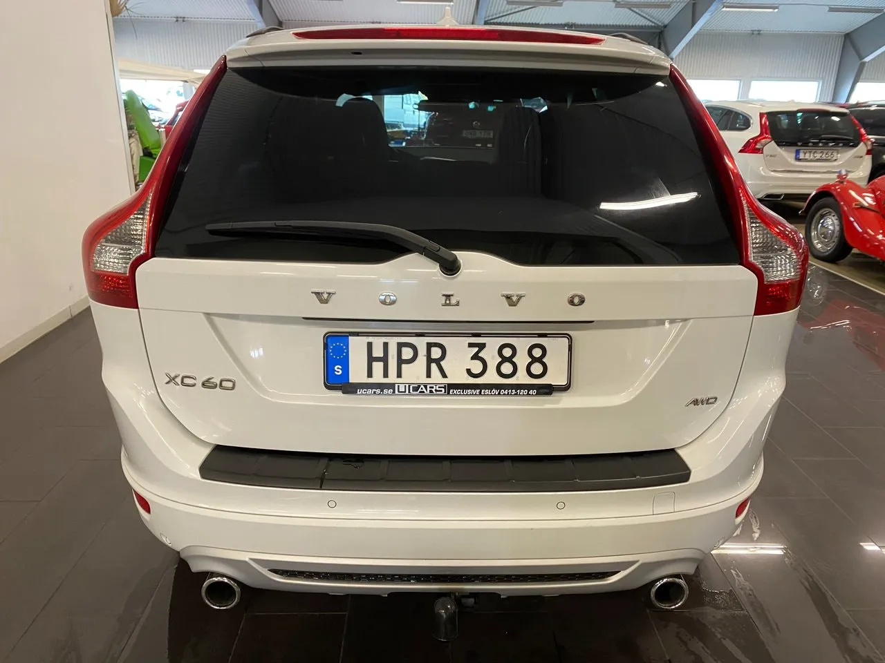 Vehicle image 4