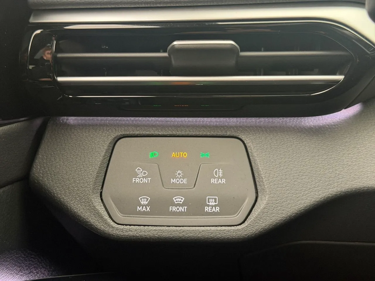 Vehicle image 34