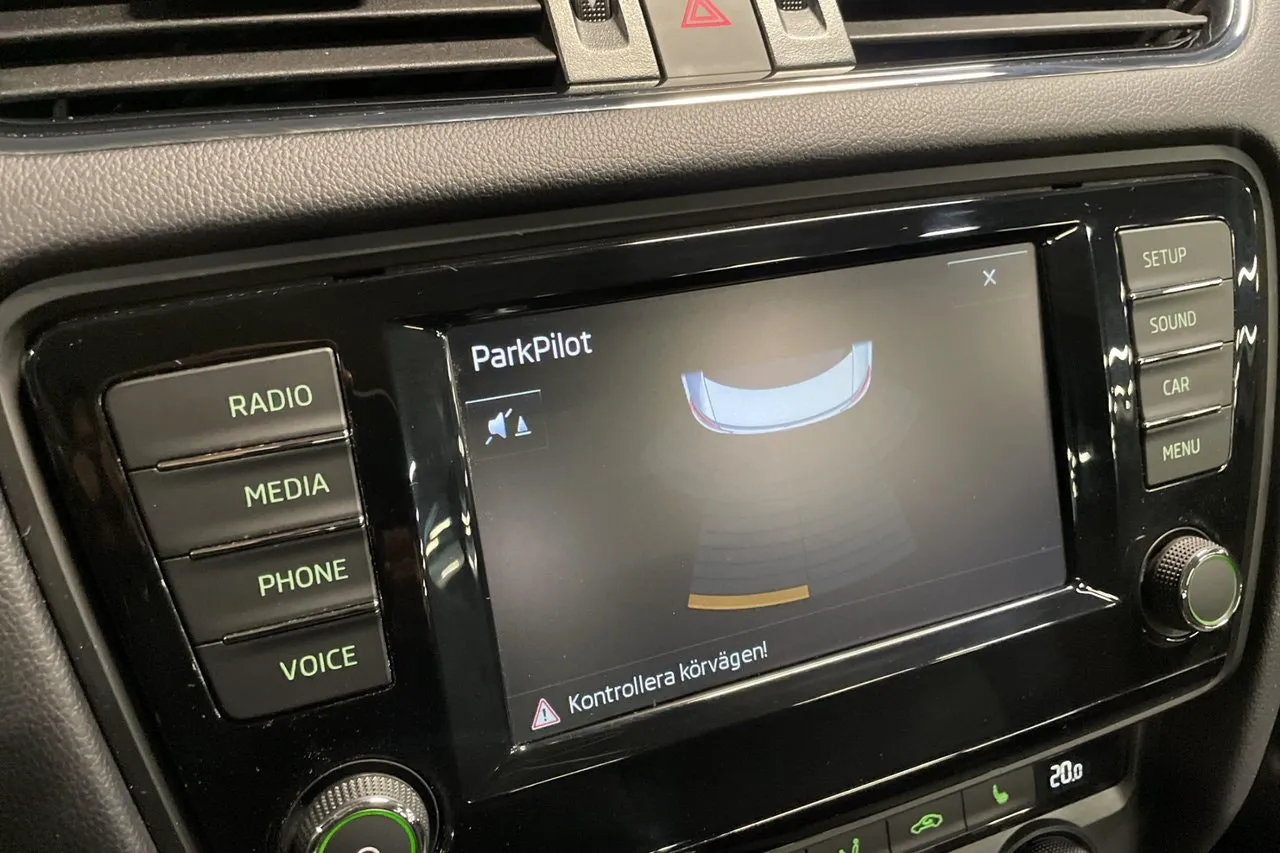 Vehicle image 17