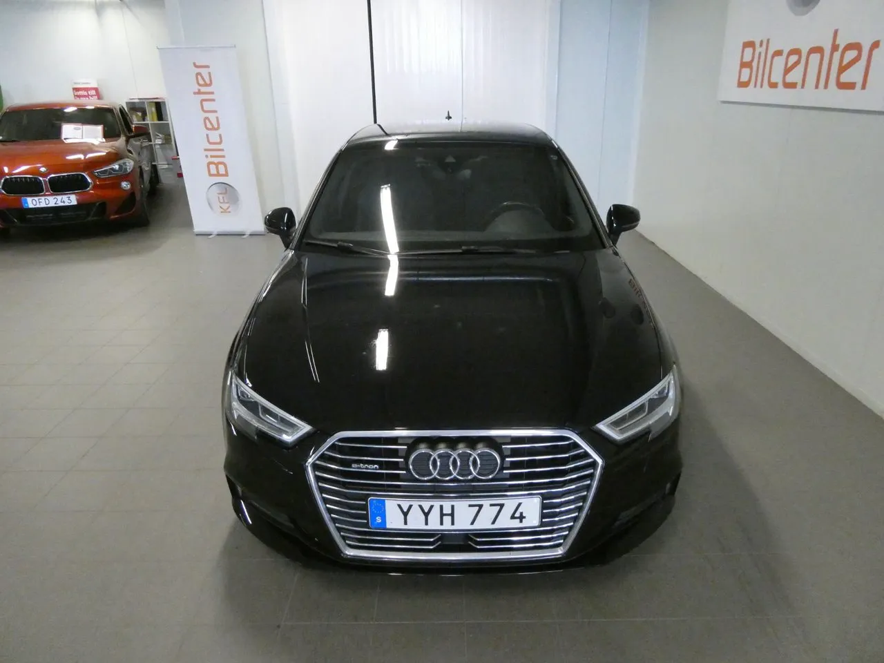 Vehicle image 8