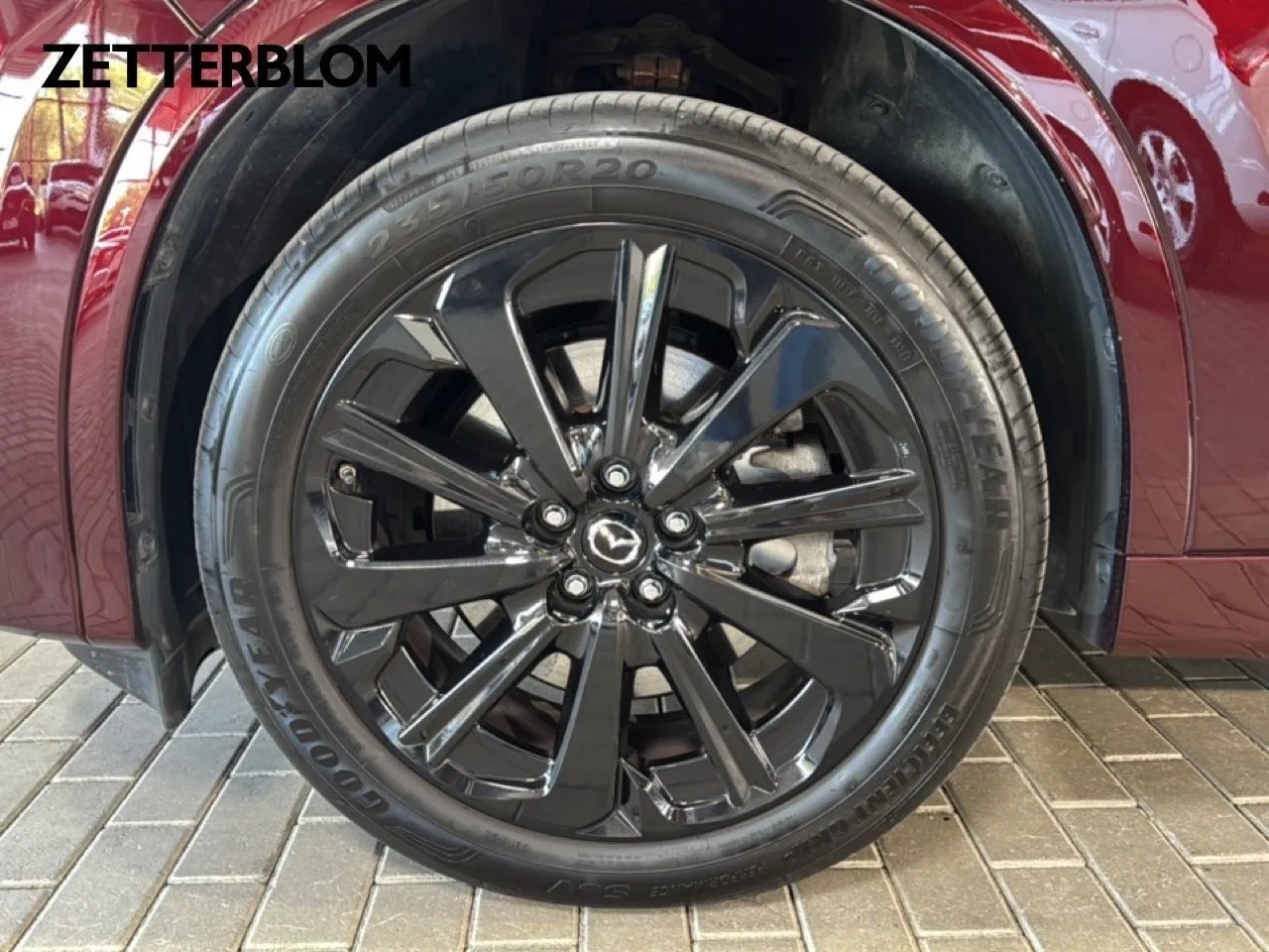 Vehicle image 12
