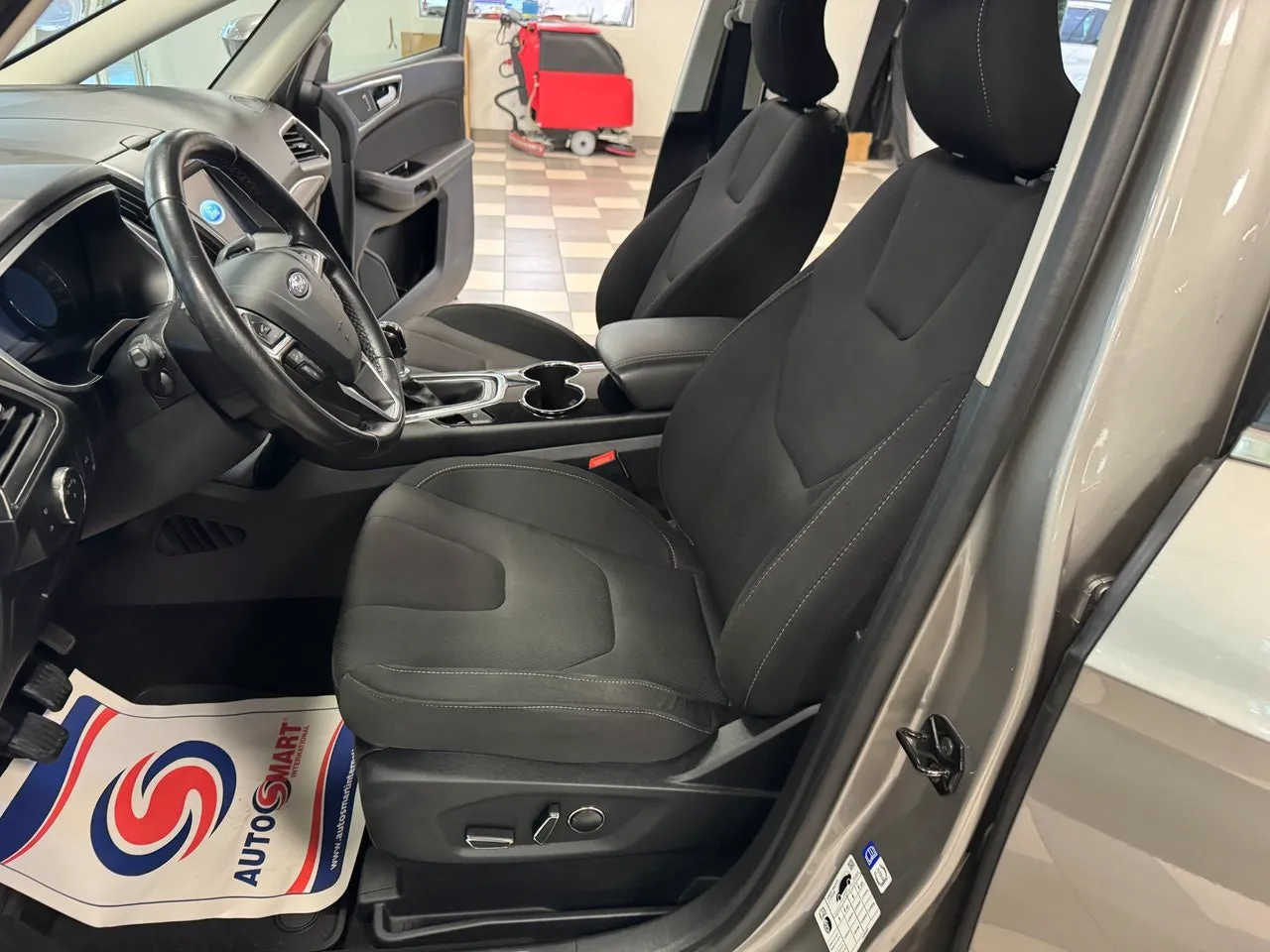 Vehicle image 22