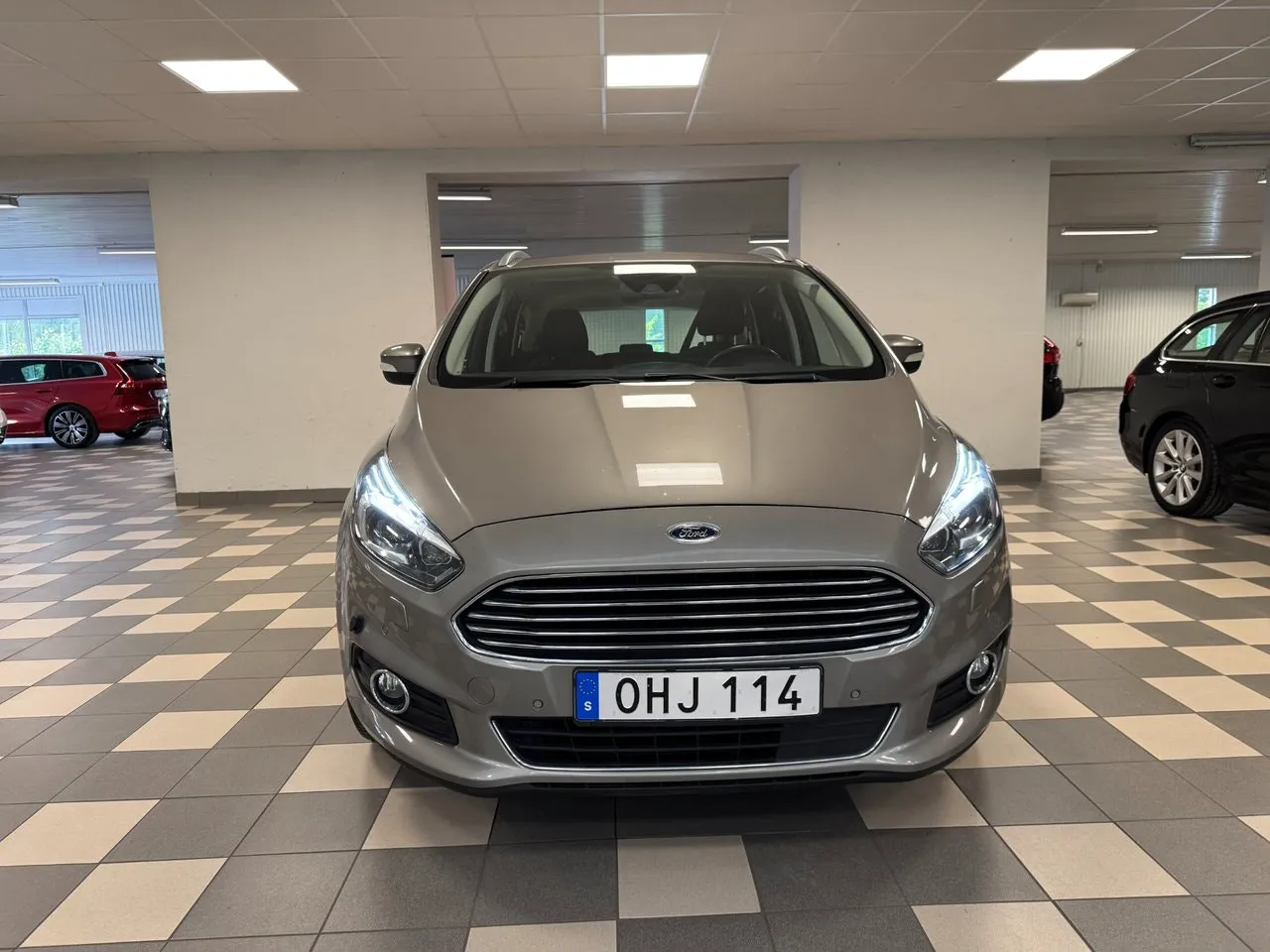 Vehicle image 2