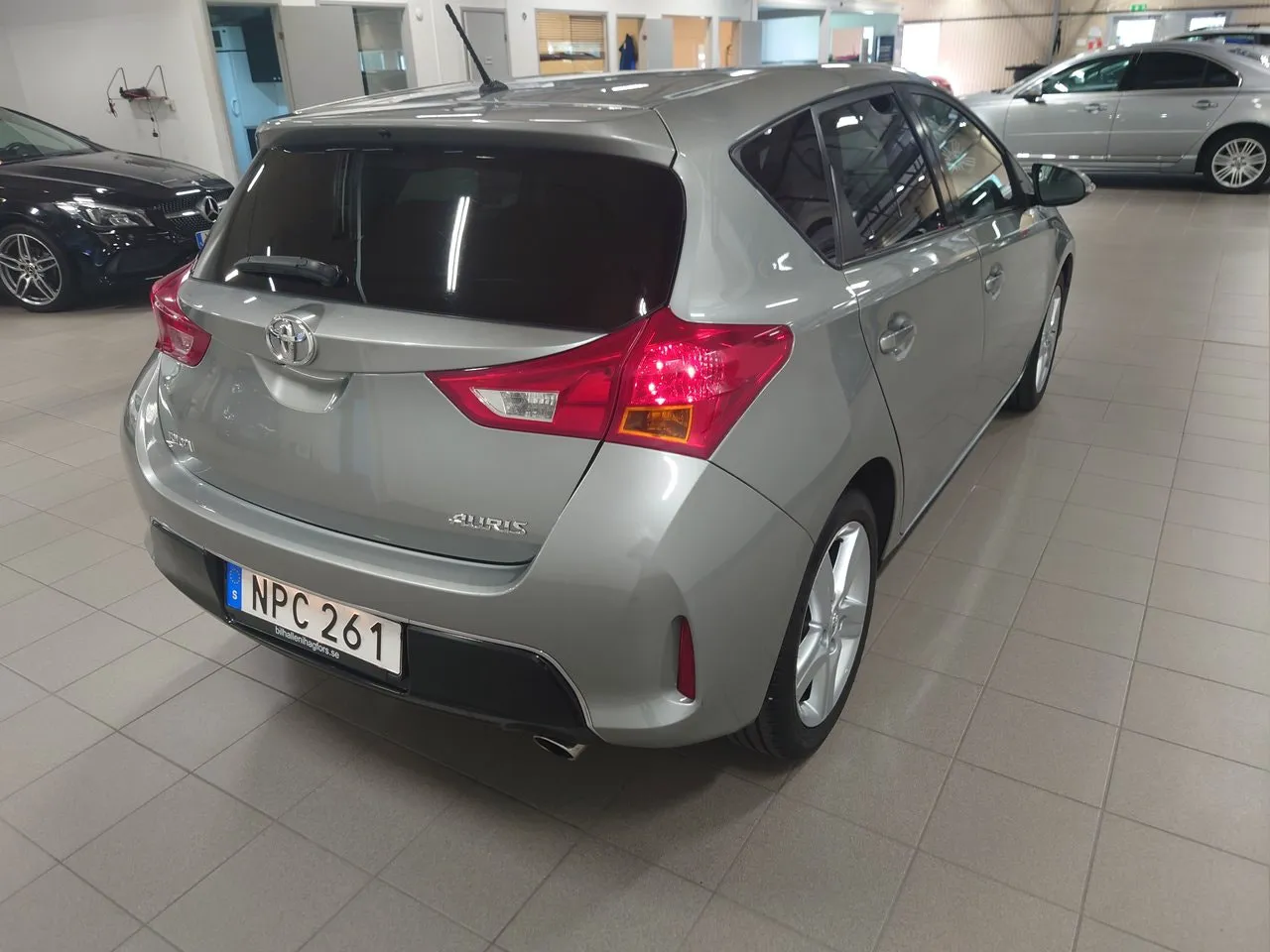 Vehicle image 4