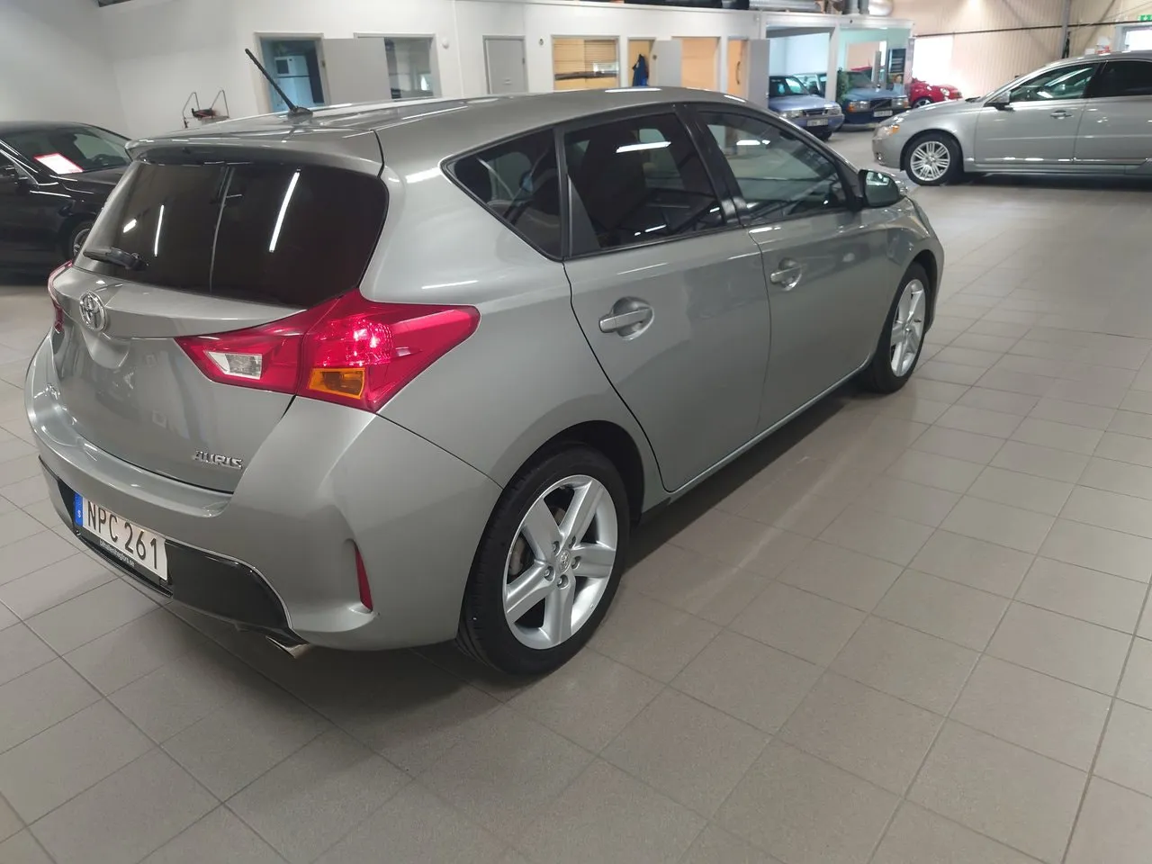 Vehicle image 5