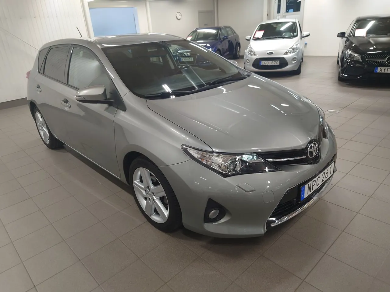 Vehicle image 6