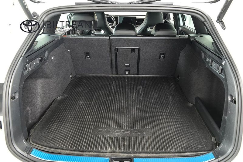 Volkswagen Passat bild 8