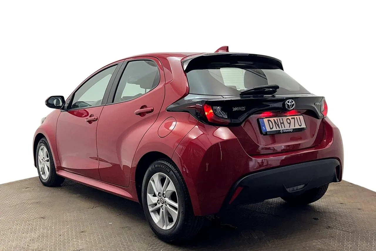 Vehicle image 8