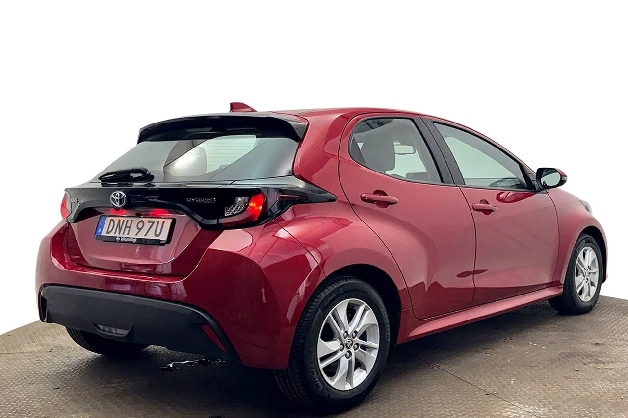 Vehicle image 5