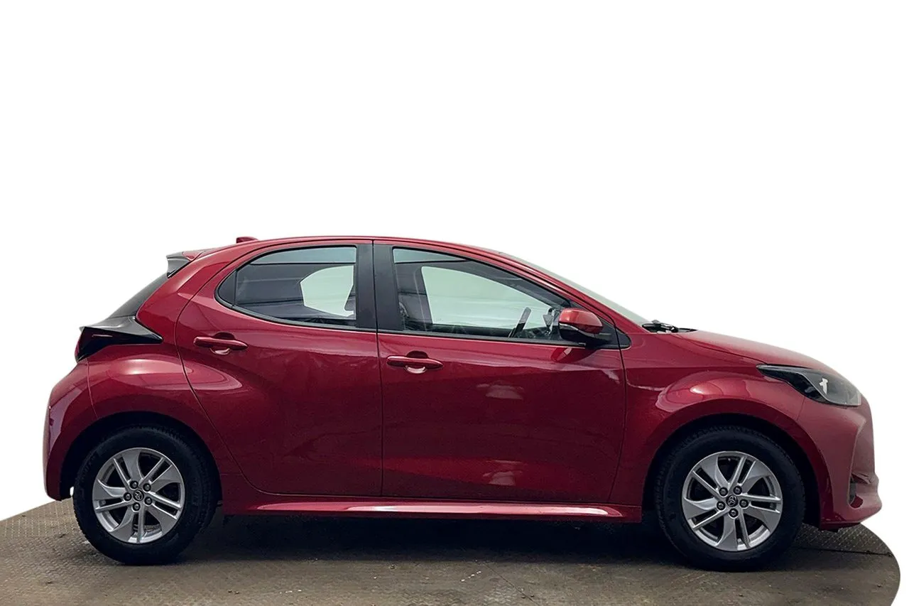 Vehicle image 4