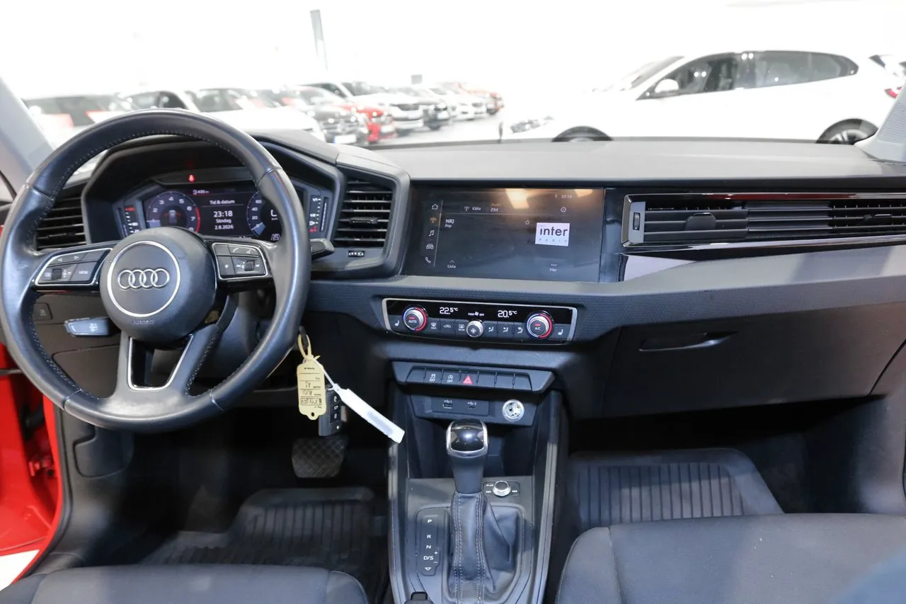 Vehicle image 11
