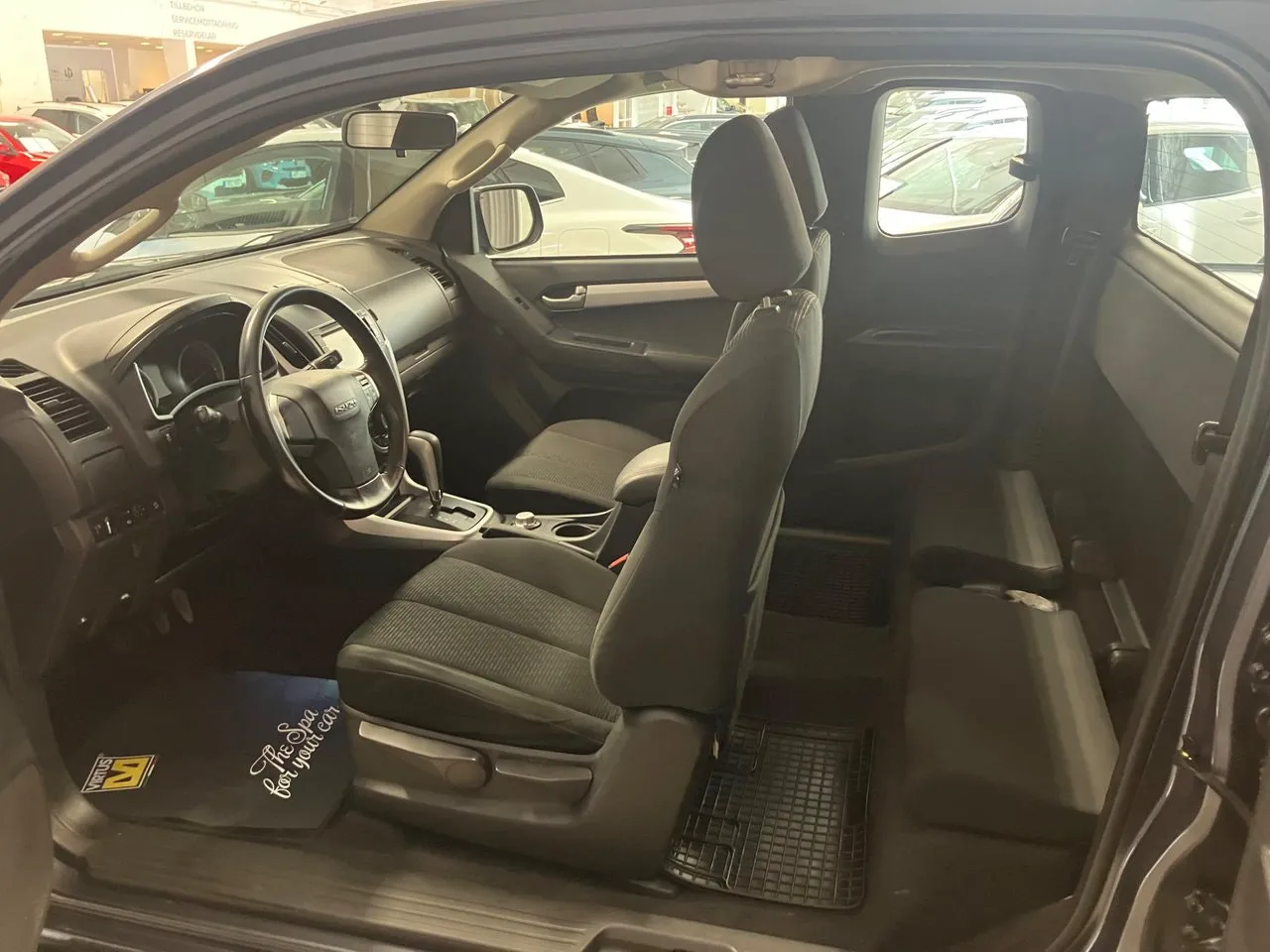 Vehicle image 10