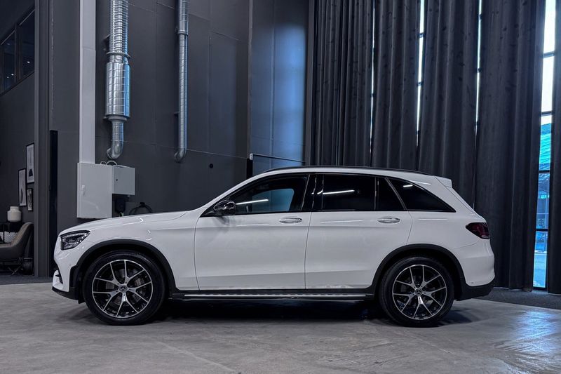 Mercedes GLC300 bild 3