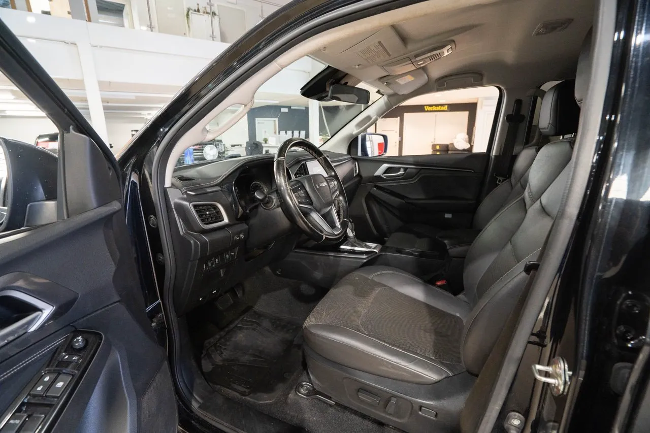Vehicle image 18