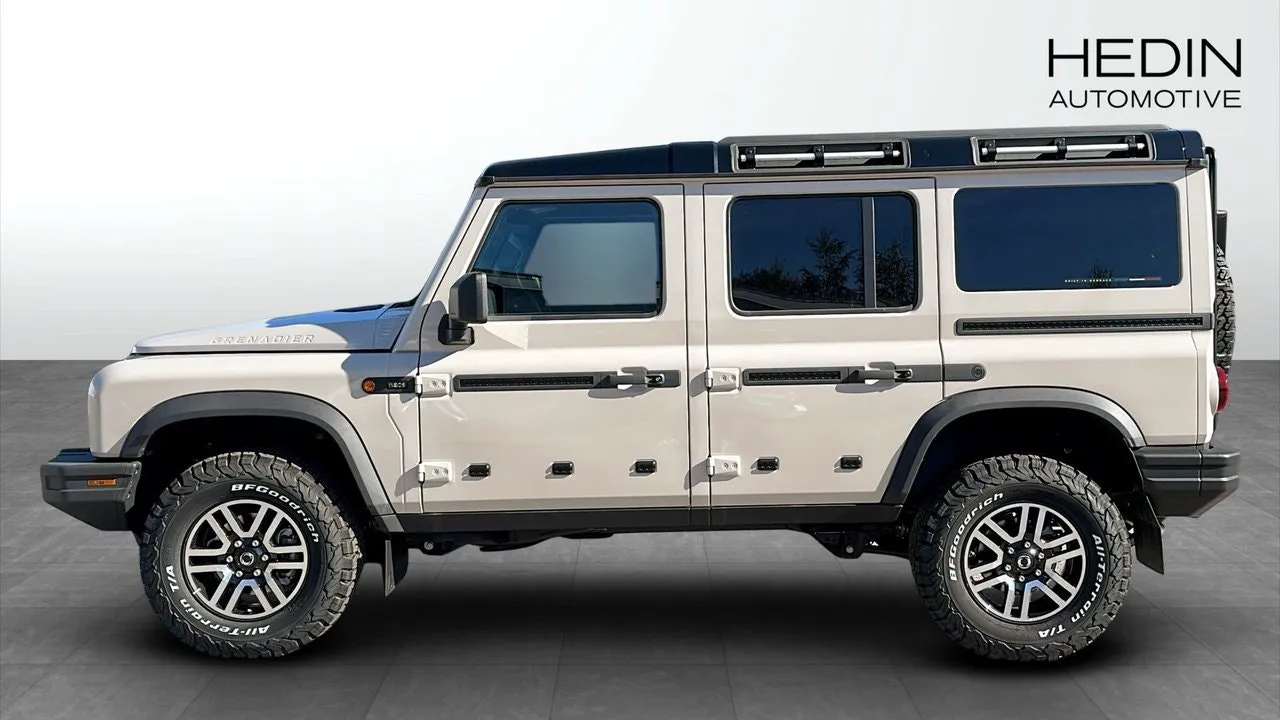 Vehicle image 5